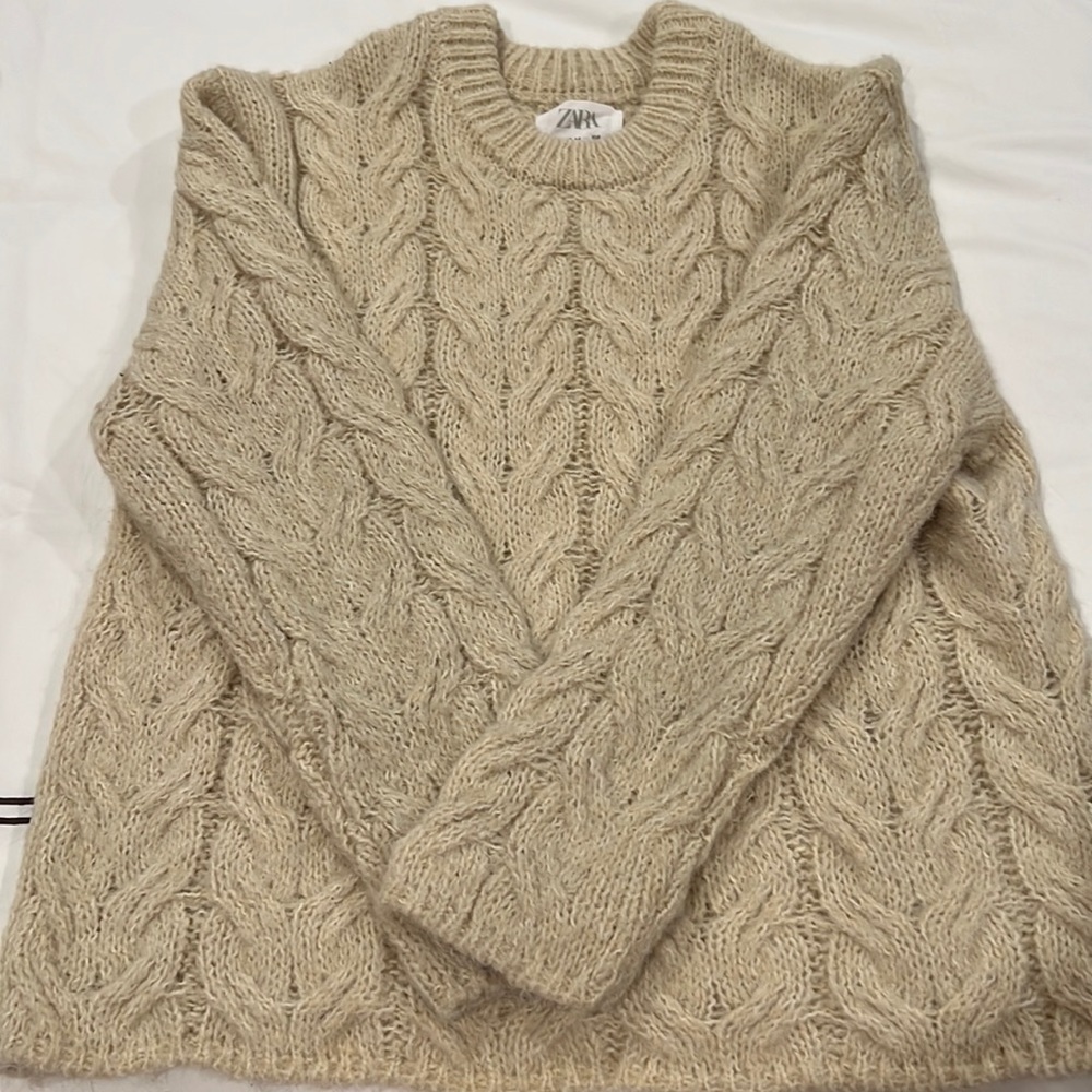 Zara girl’s knit sweater size 13/14
